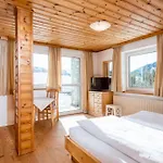 Bergrast - Charming Countryhouse&summercard Aparthotel