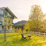 Bergrast - Charming & Summercard