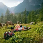 Bergrast - Charming Countryhouse&summercard Aparthotel Ramsau am Dachstein
