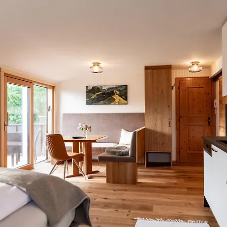 Bergrast - Charming Countryhouse&summercard Aparthotel