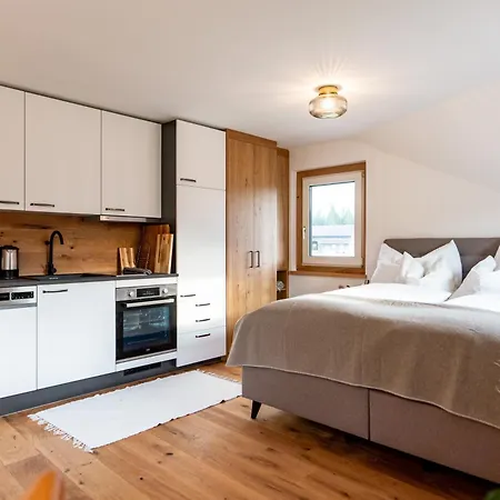 Bergrast - Charming Countryhouse&summercard Aparthotel