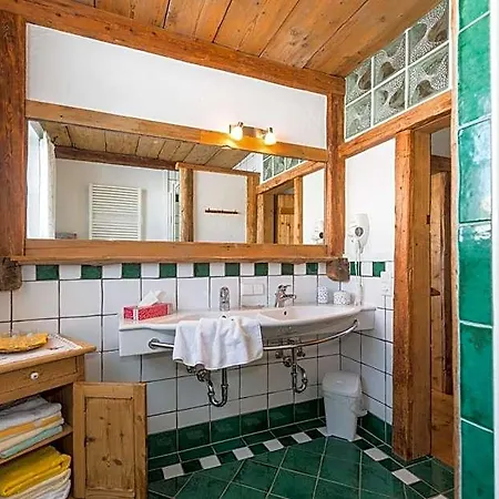 Aparthotel Landhaus Bergrast - Charming Countryhouse & Summercard Ramsau am Dachstein