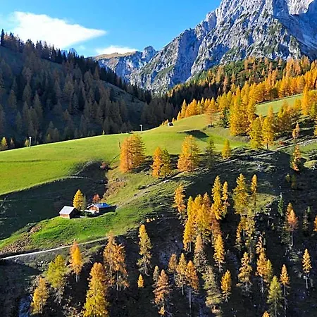 Landhaus Bergrast - Charming Countryhouse & Summercard Ramsau am Dachstein