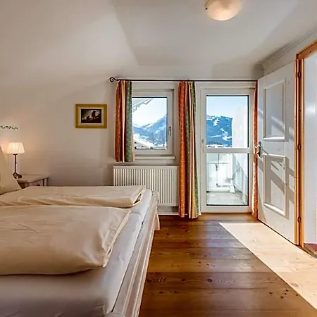 Landhaus Bergrast - Charming Countryhouse & Summercard Aparthotel Ramsau am Dachstein