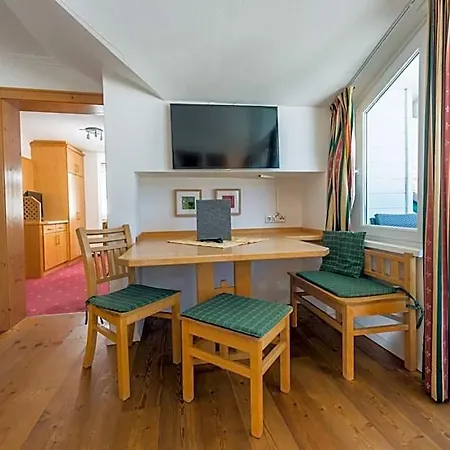 Aparthotel Landhaus Bergrast - Charming Countryhouse & Summercard 4*