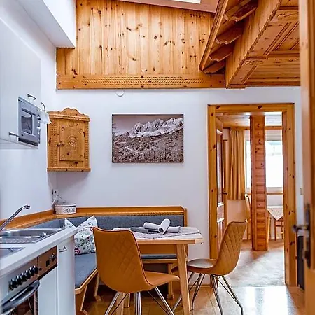 Aparthotel Landhaus Bergrast - Charming Countryhouse & Summercard Ramsau am Dachstein