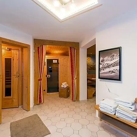 Landhaus Bergrast - Charming Countryhouse & Summercard Ramsau am Dachstein
