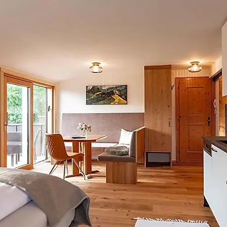Landhaus Bergrast - Charming Countryhouse & Summercard Ramsau am Dachstein