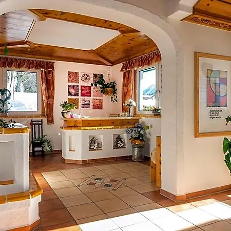 Landhaus Bergrast - Charming Countryhouse & Summercard Ramsau am Dachstein