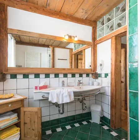 Landhaus Bergrast - Charming Countryhouse & Summercard 4* Ramsau am Dachstein